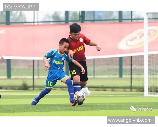 拉萨足球崛起新星：草根球员成长为国家队未来之星
