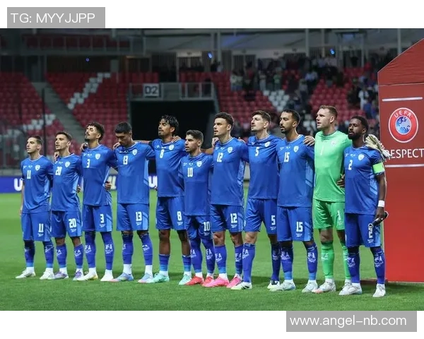 足球明星通过抗议行动呼吁社会关注不公与人权问题引发广泛讨论