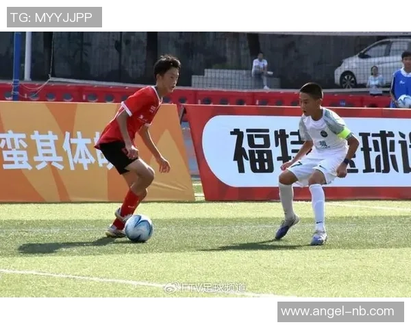 聚焦足球星6号展现绿茵场上的激情与拼搏精神 聚焦足球星6号展现绿茵场上的激情与拼搏精神