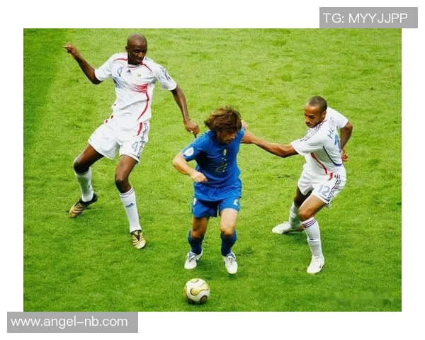 足球巨星场外禁忌揭秘从饮食习惯到生活细节全面盘点 足球巨星场外禁忌揭秘从饮食习惯到生活细节全面盘点