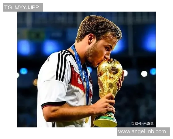 球星足球球衣收藏的魅力与价值探索:从经典到限量的珍稀之旅 球星足球球衣收藏的魅力与价值探索:从经典到限量的珍稀之旅